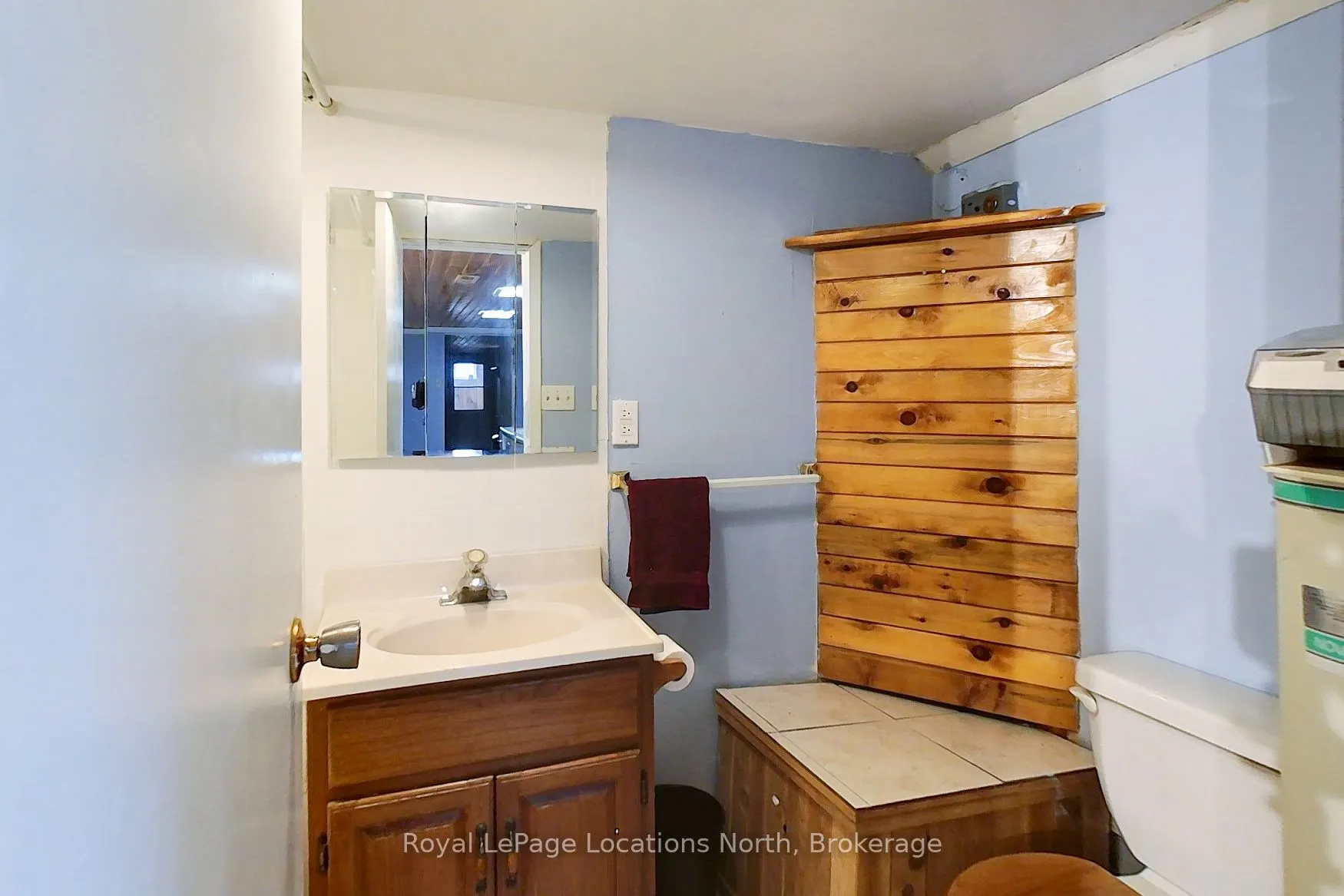 138268 Grey 112 Road