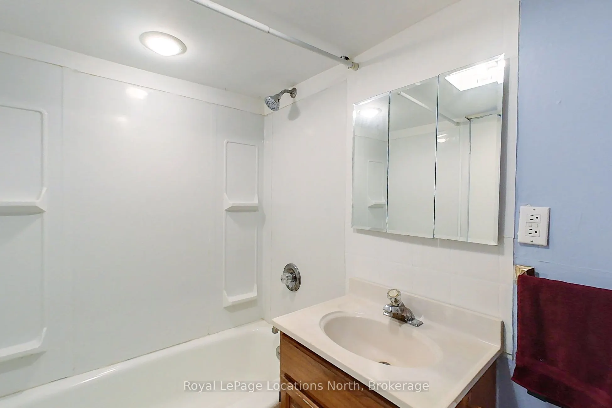 138268 Grey 112 Road
