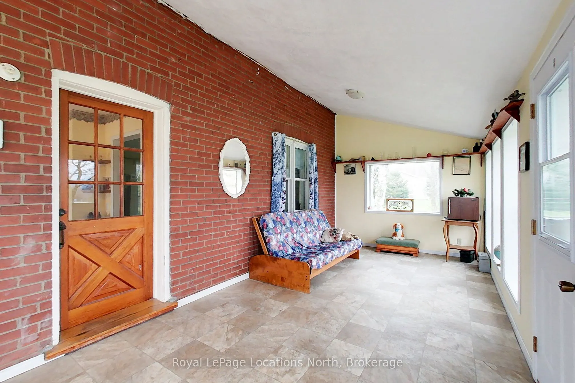 138268 Grey 112 Road