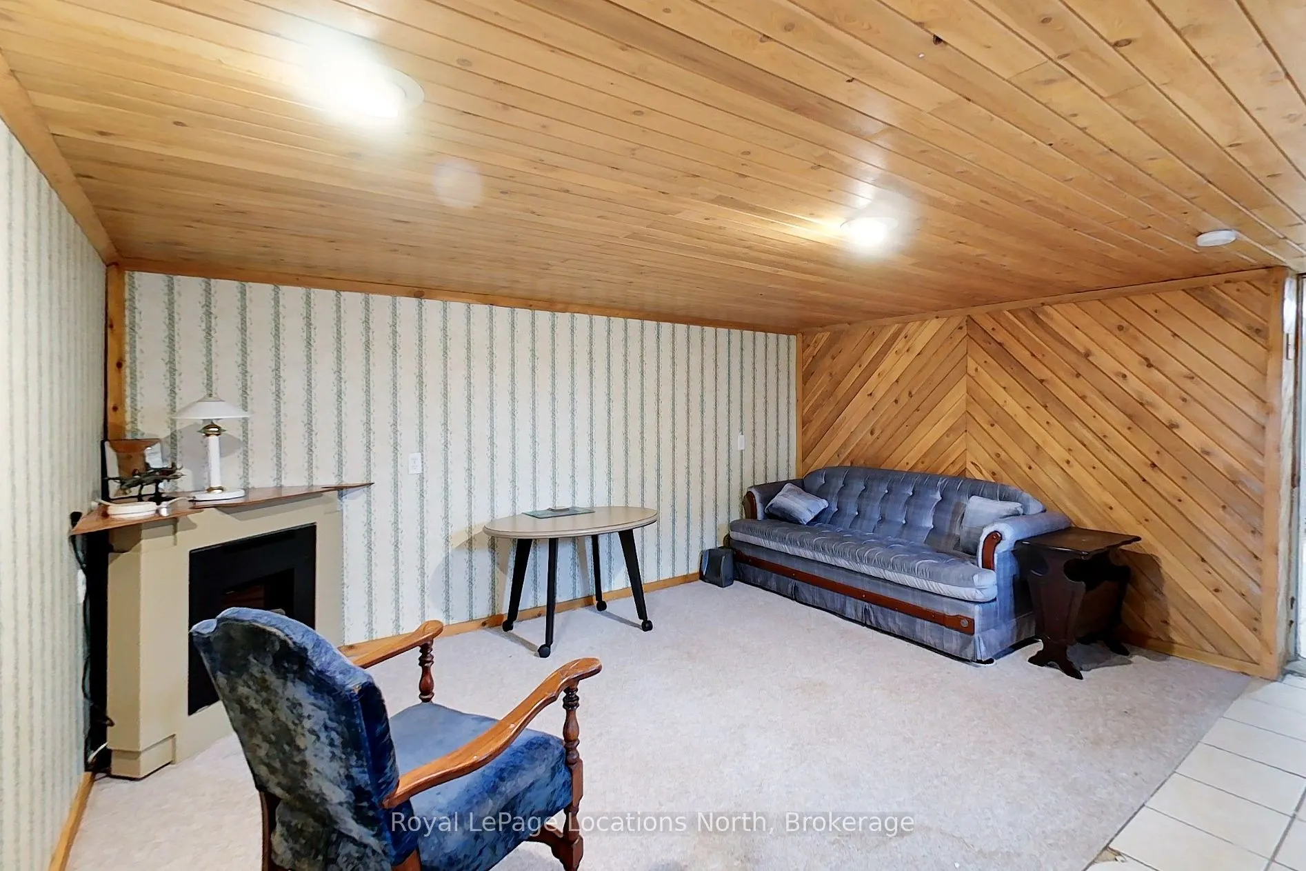 138268 Grey 112 Road