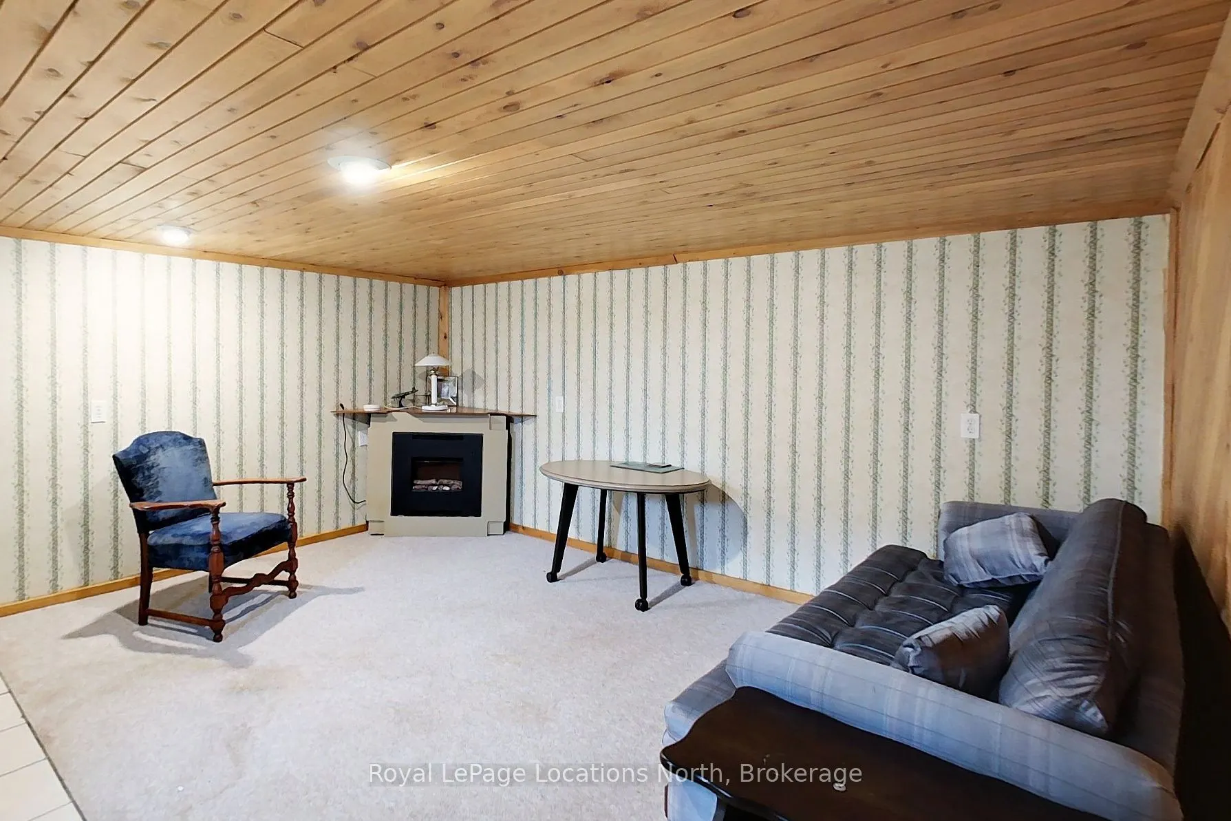 138268 Grey 112 Road