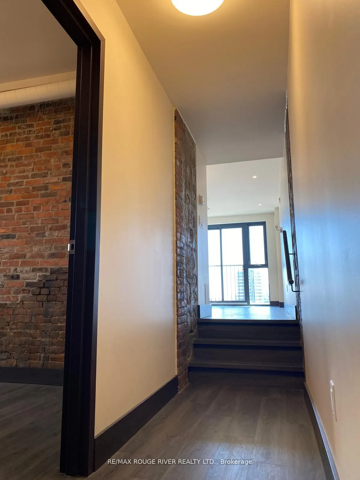 121 King Street E #408