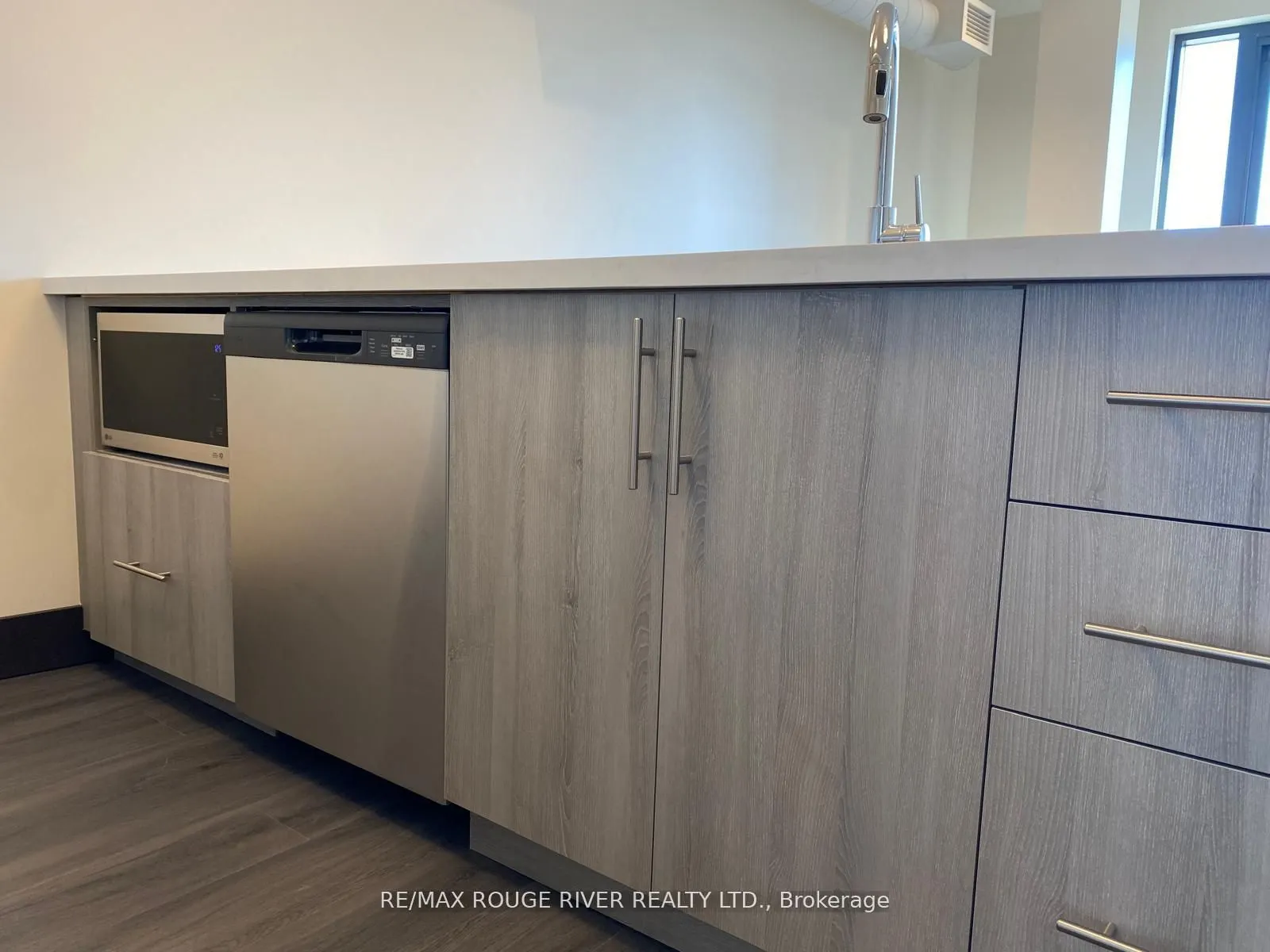 121 King Street E #408
