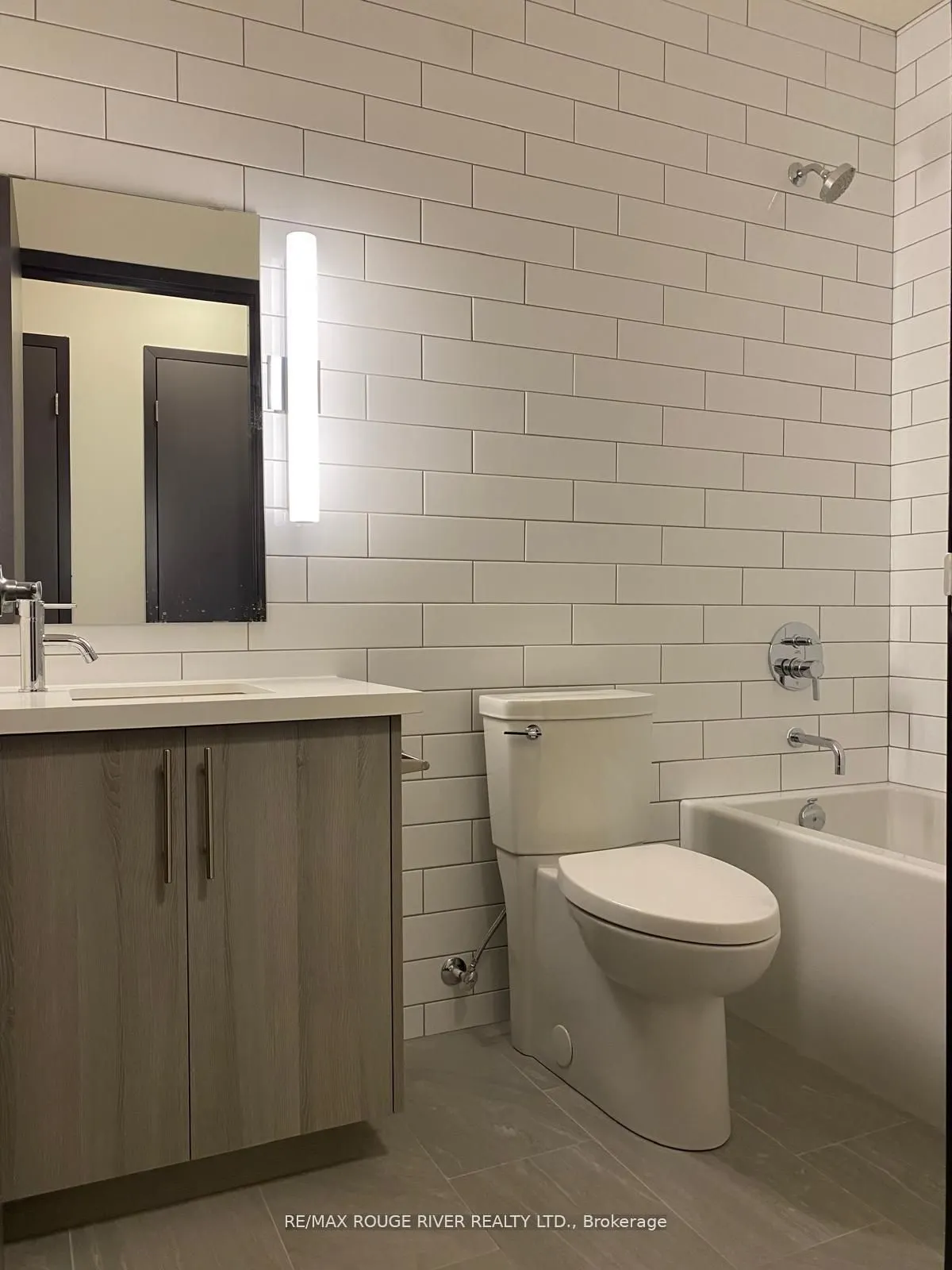 121 King Street E #408