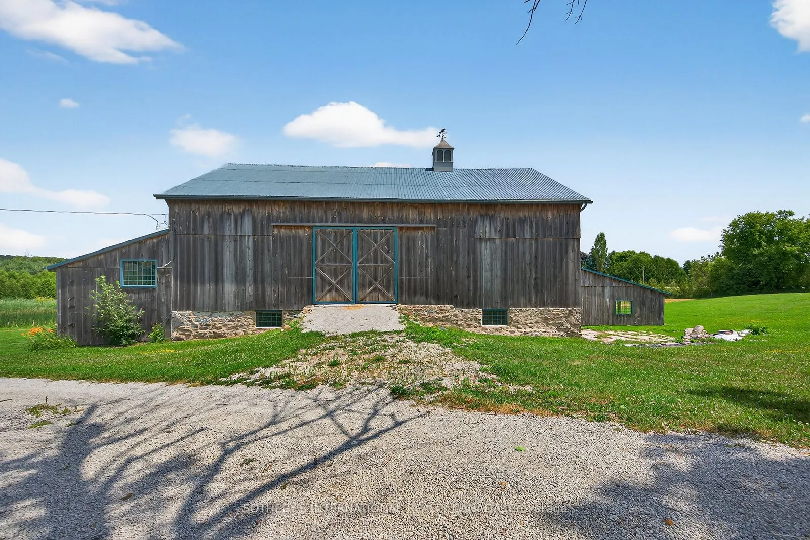 348299 15th Sideroad S