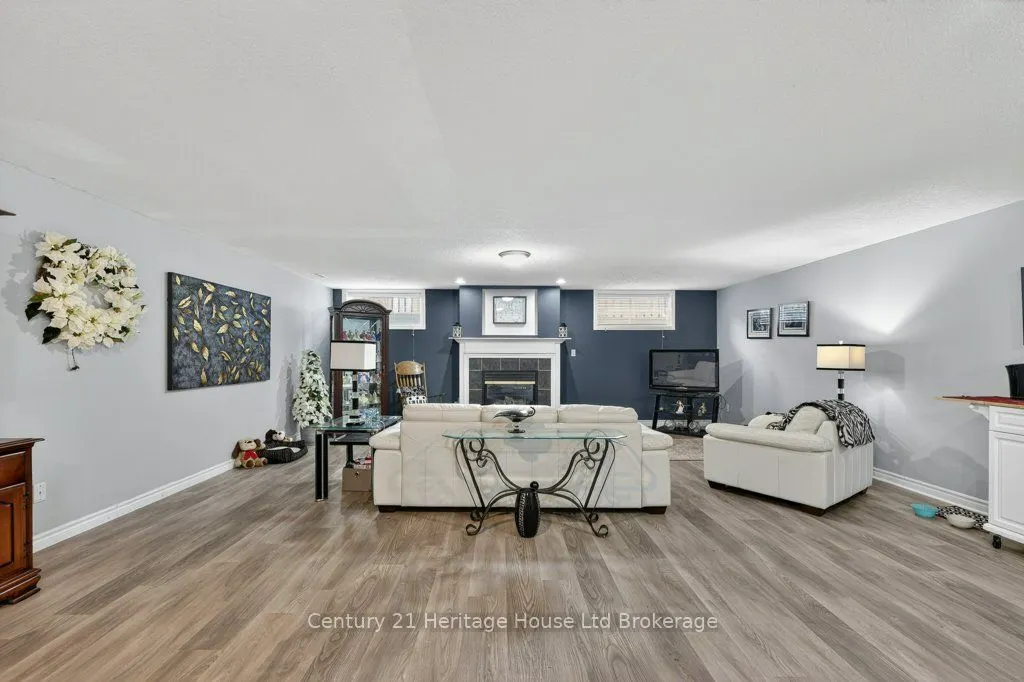 57 WENDY CALDER Place