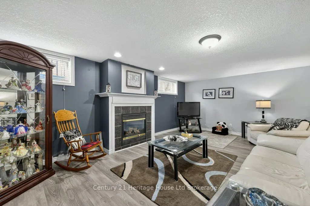 57 WENDY CALDER Place