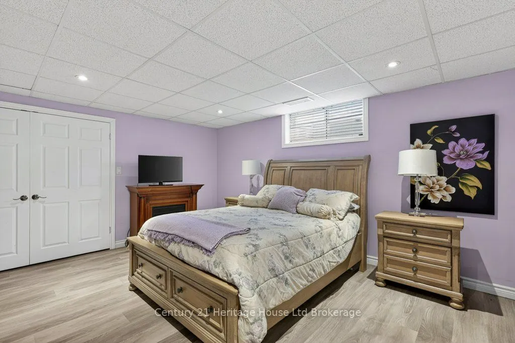 57 WENDY CALDER Place