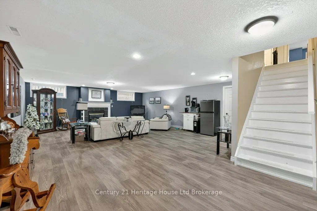 57 WENDY CALDER Place