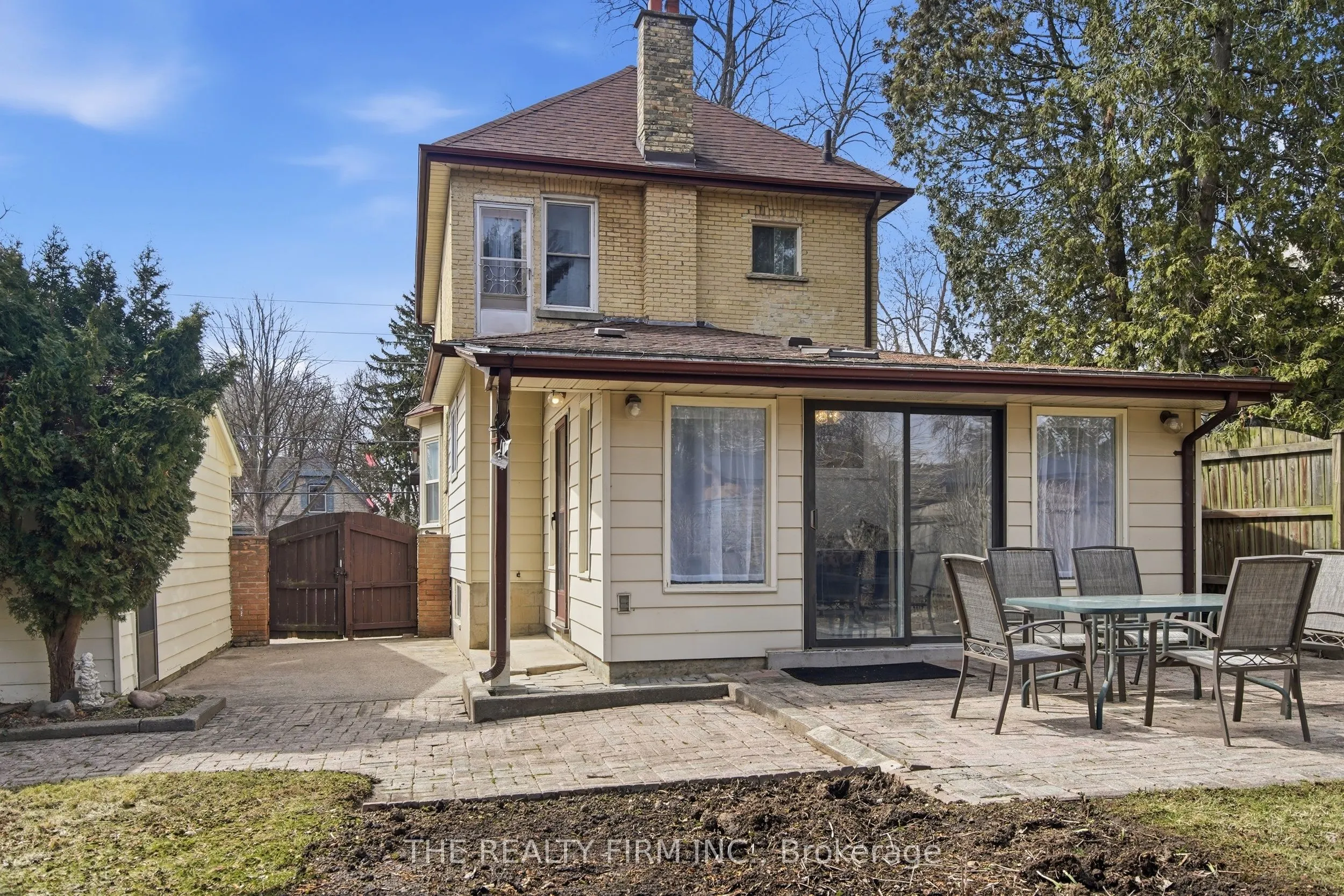 908 William Street