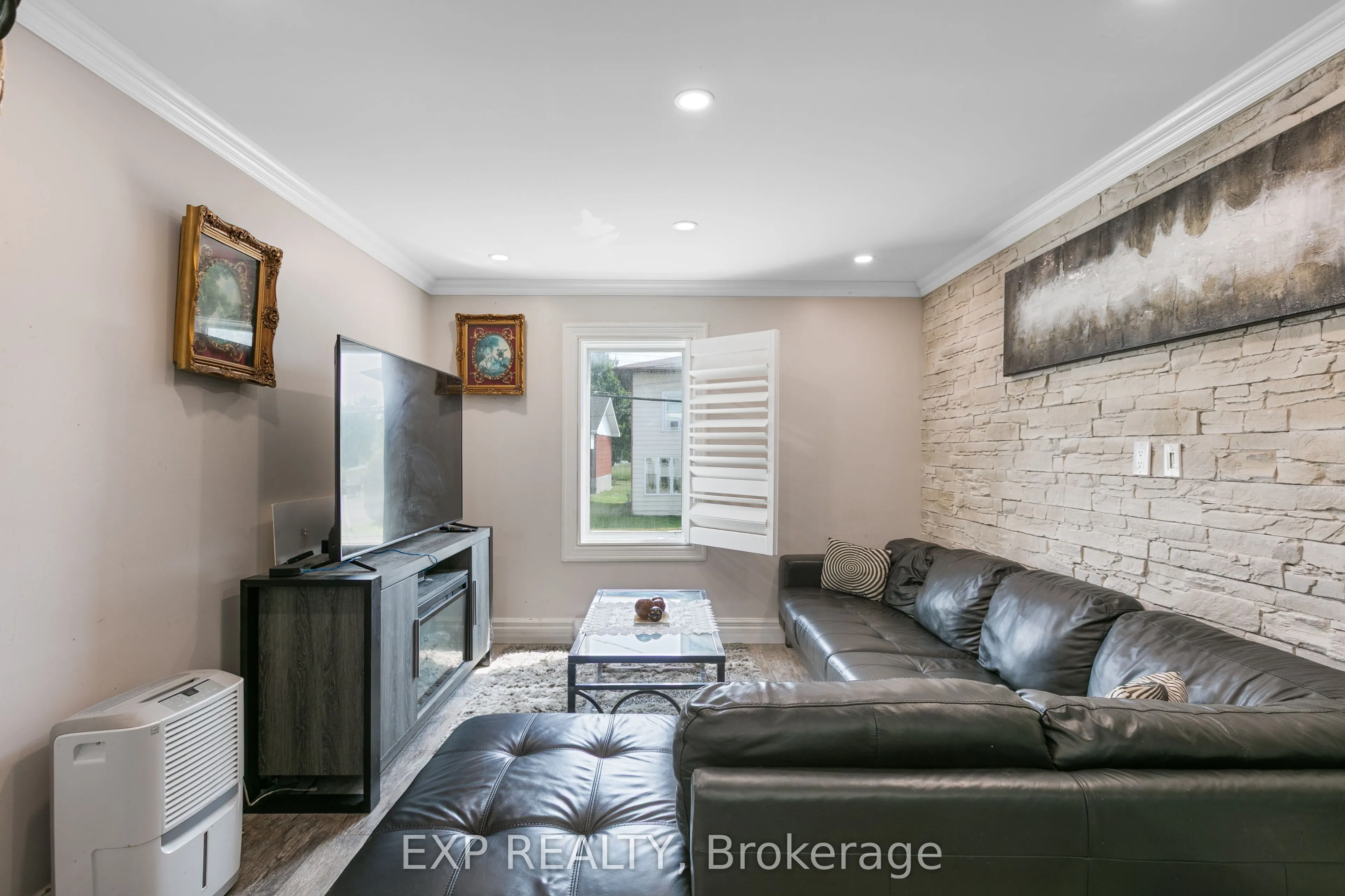 891 Lacroix Road