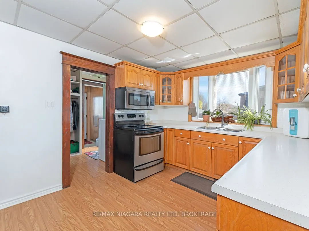 481 Main Street W
