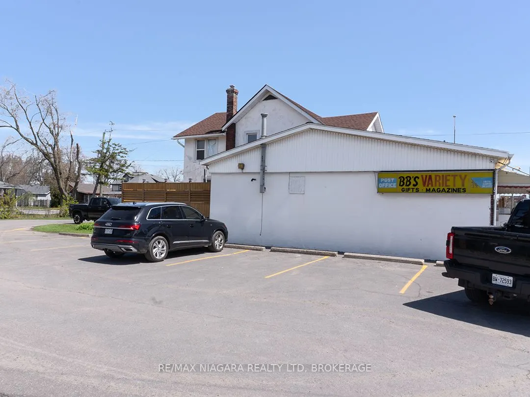 481 Main Street W
