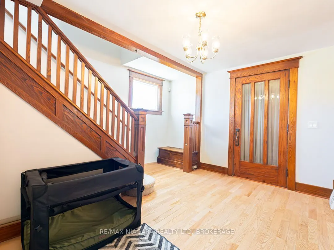 481 Main Street W