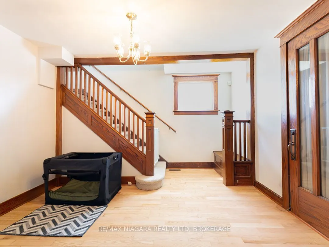 481 Main Street W