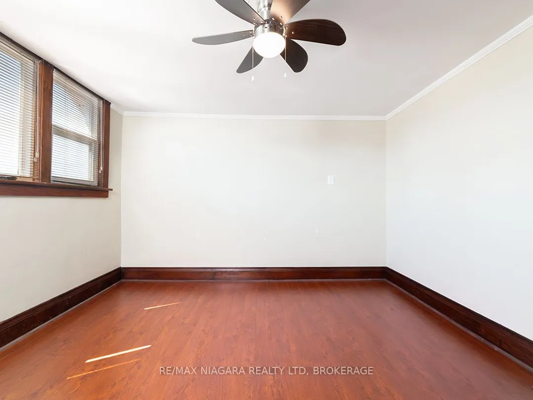 481 Main Street W