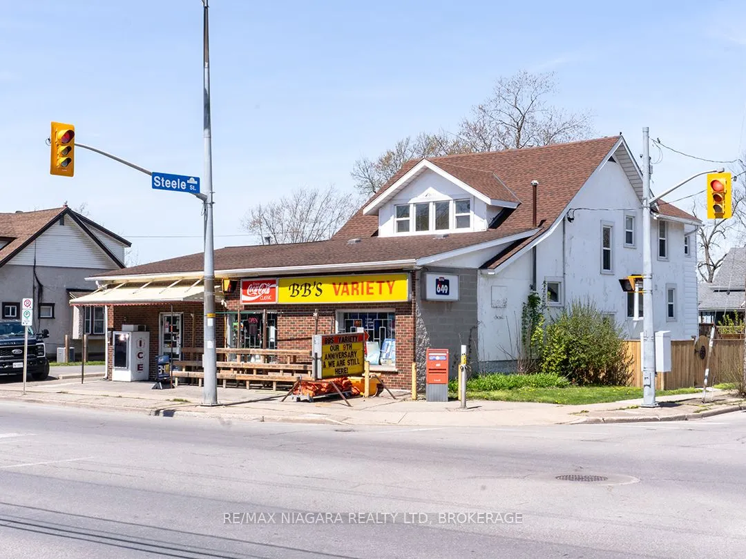 481 Main Street W