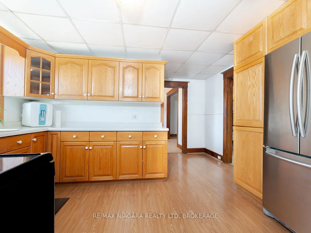 481 Main Street W