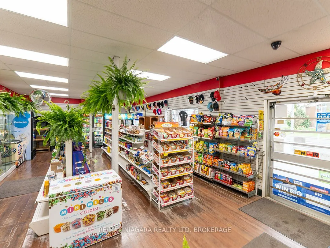 481 Main Street W