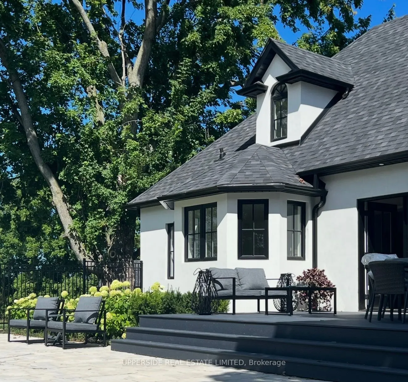 15886 Niagara Parkway