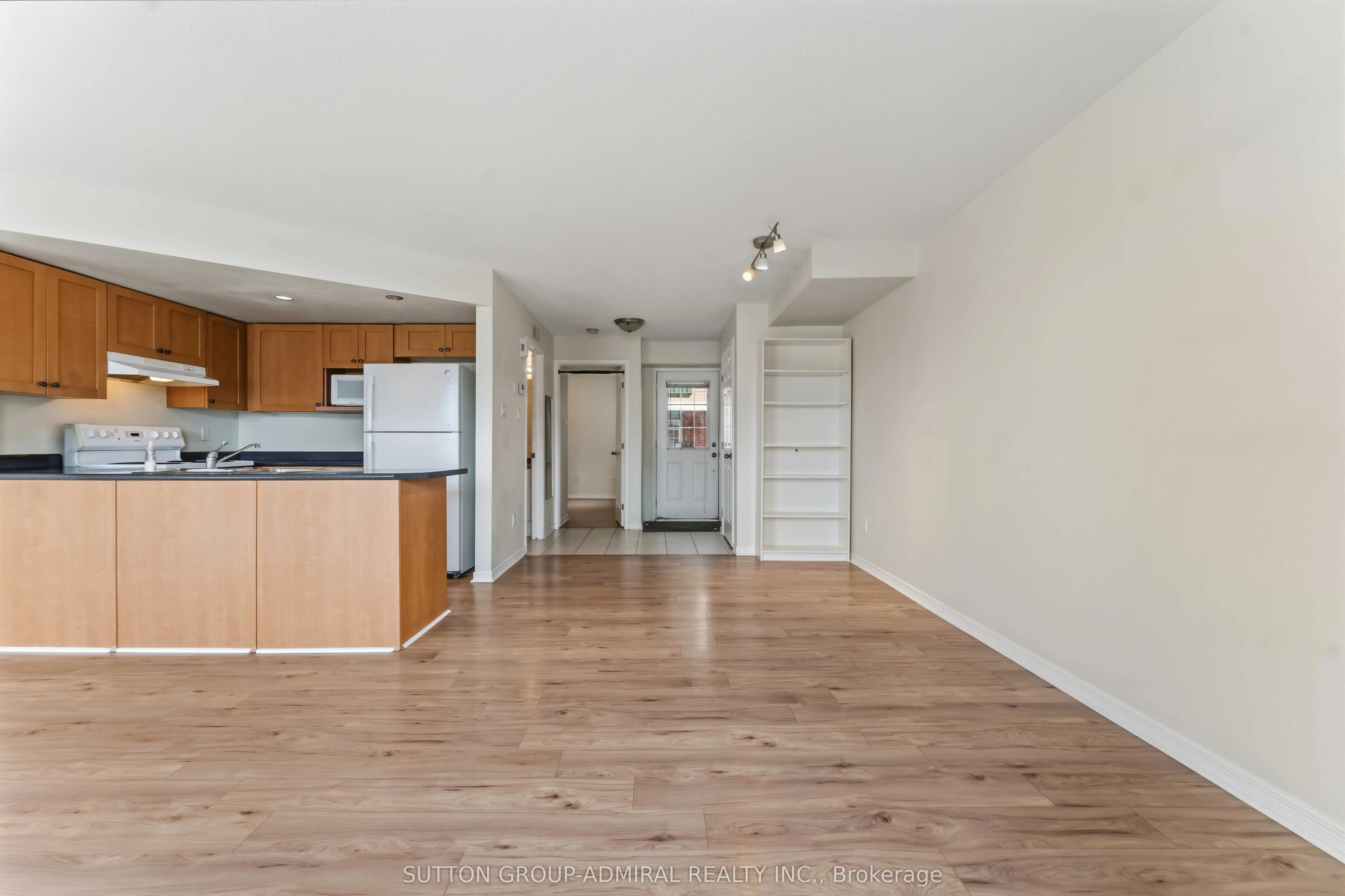 130 ROCHESTER Street #9