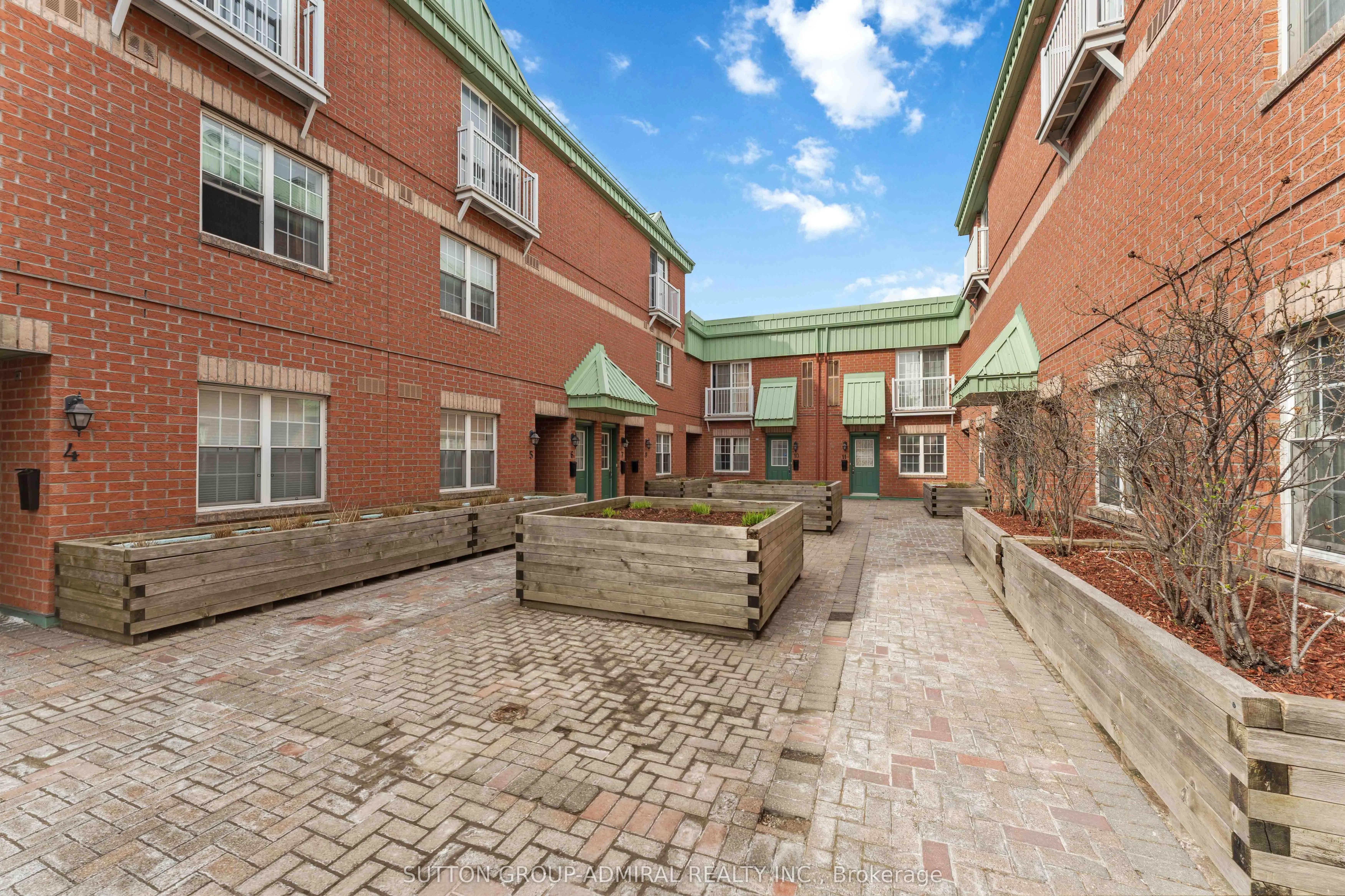 130 ROCHESTER Street #9