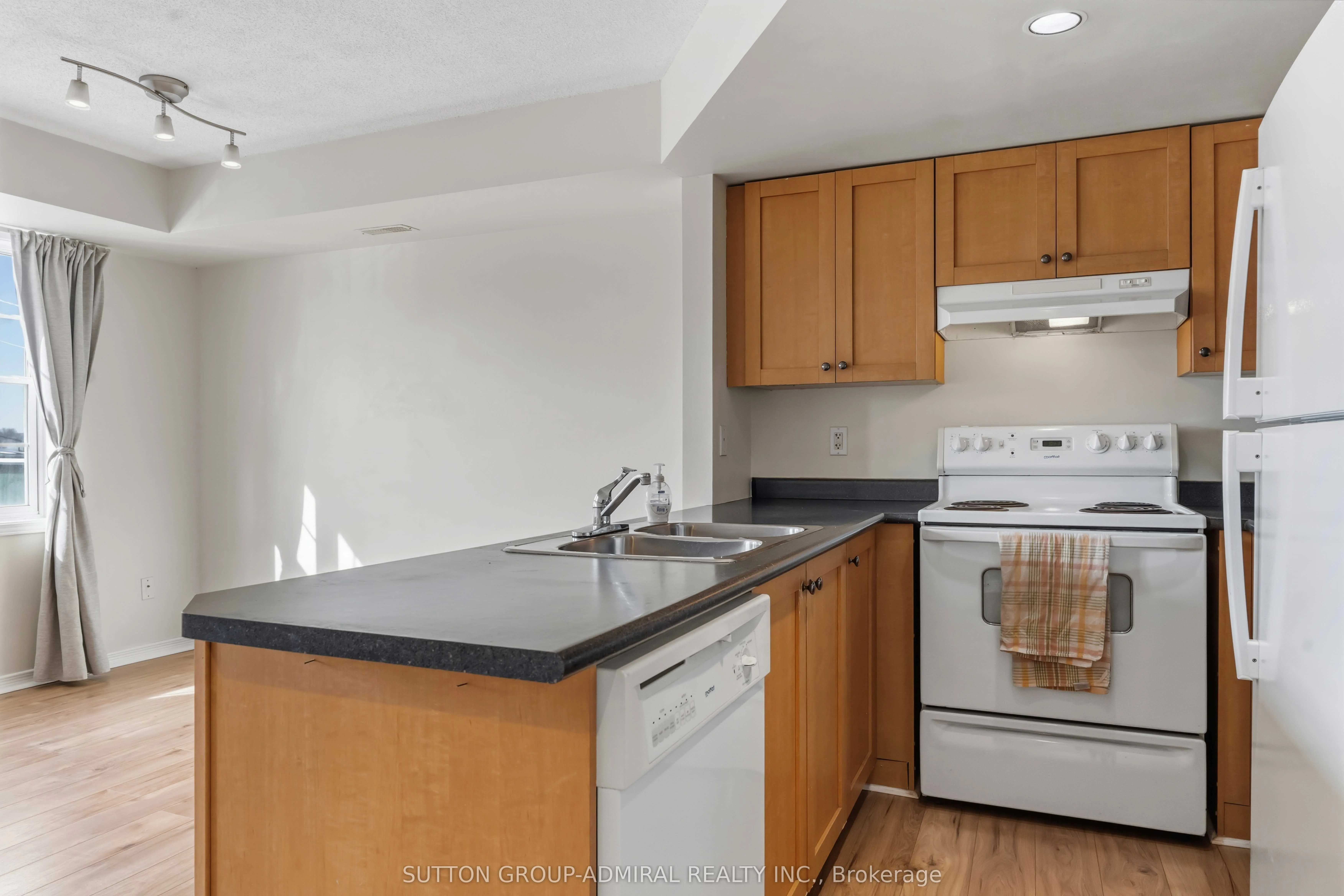 130 ROCHESTER Street #9