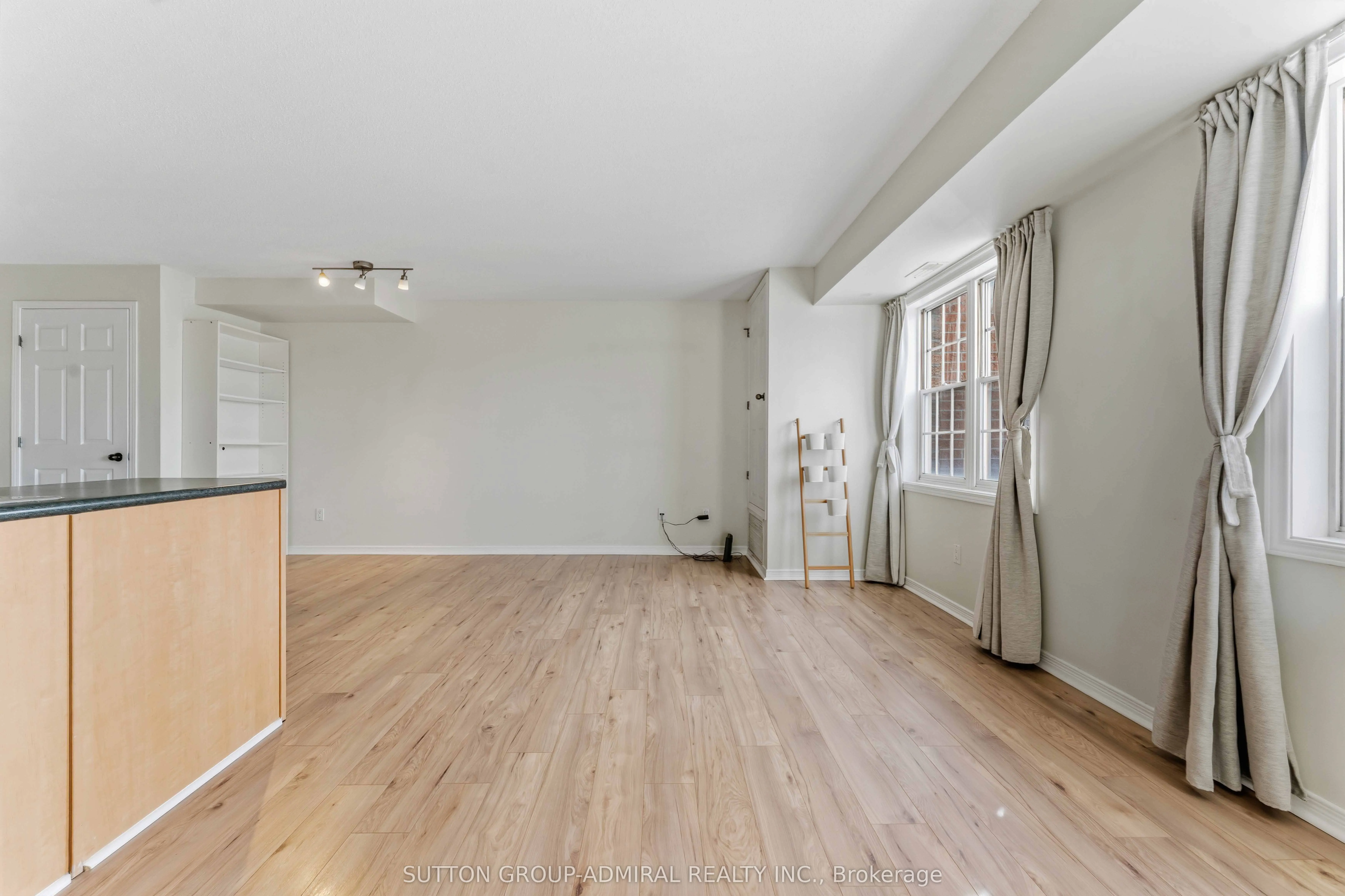 130 ROCHESTER Street #9