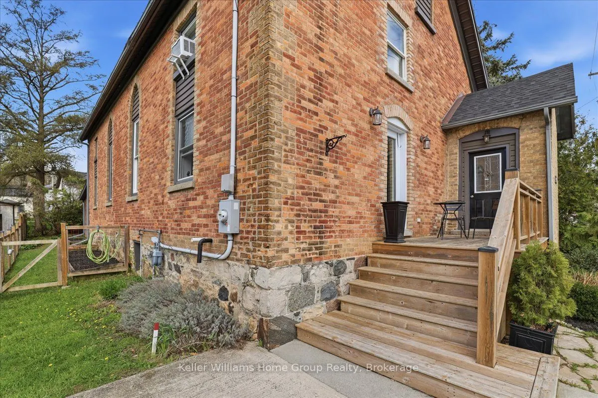 44 2nd Avenue