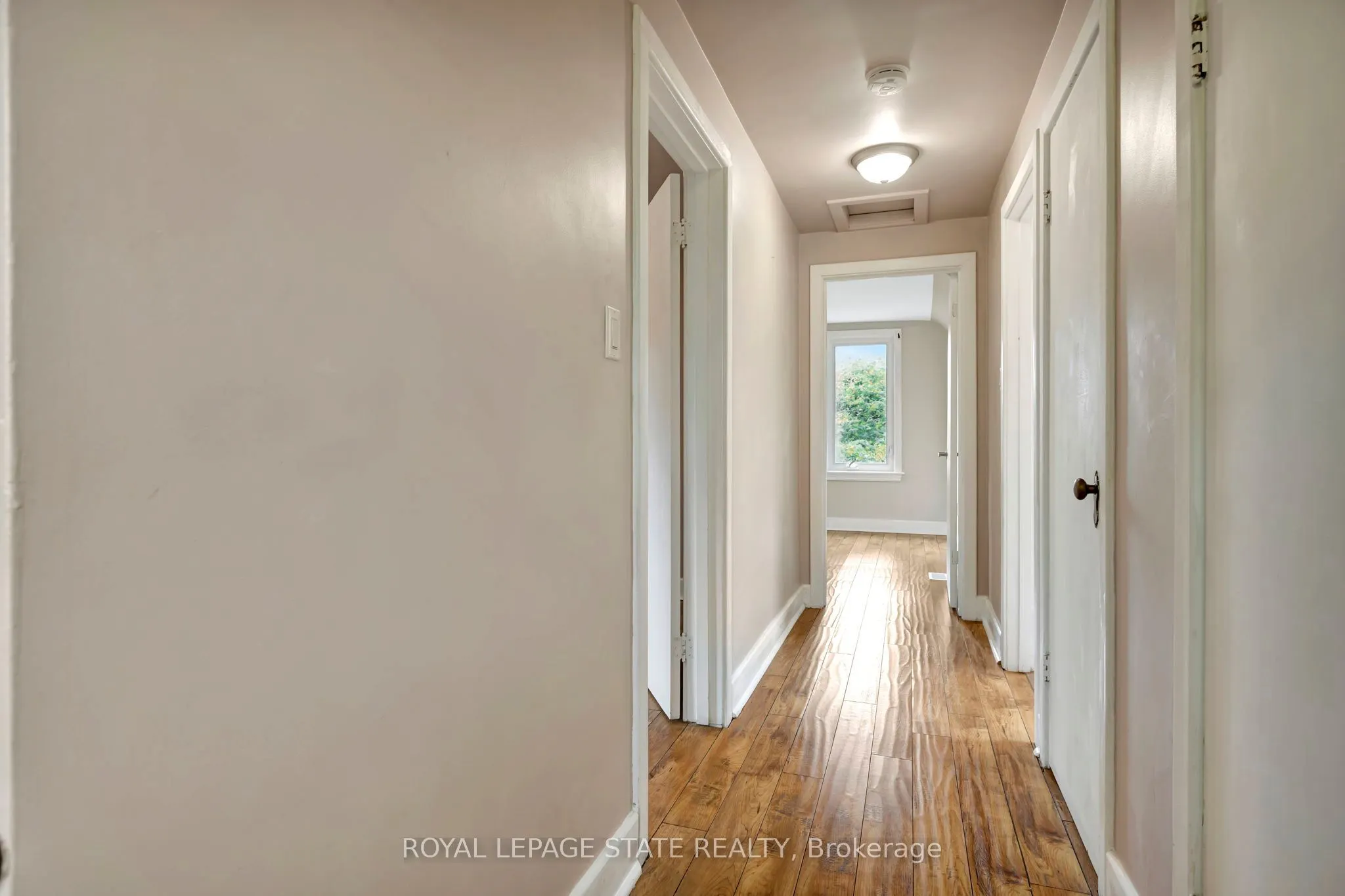 121 King Street E