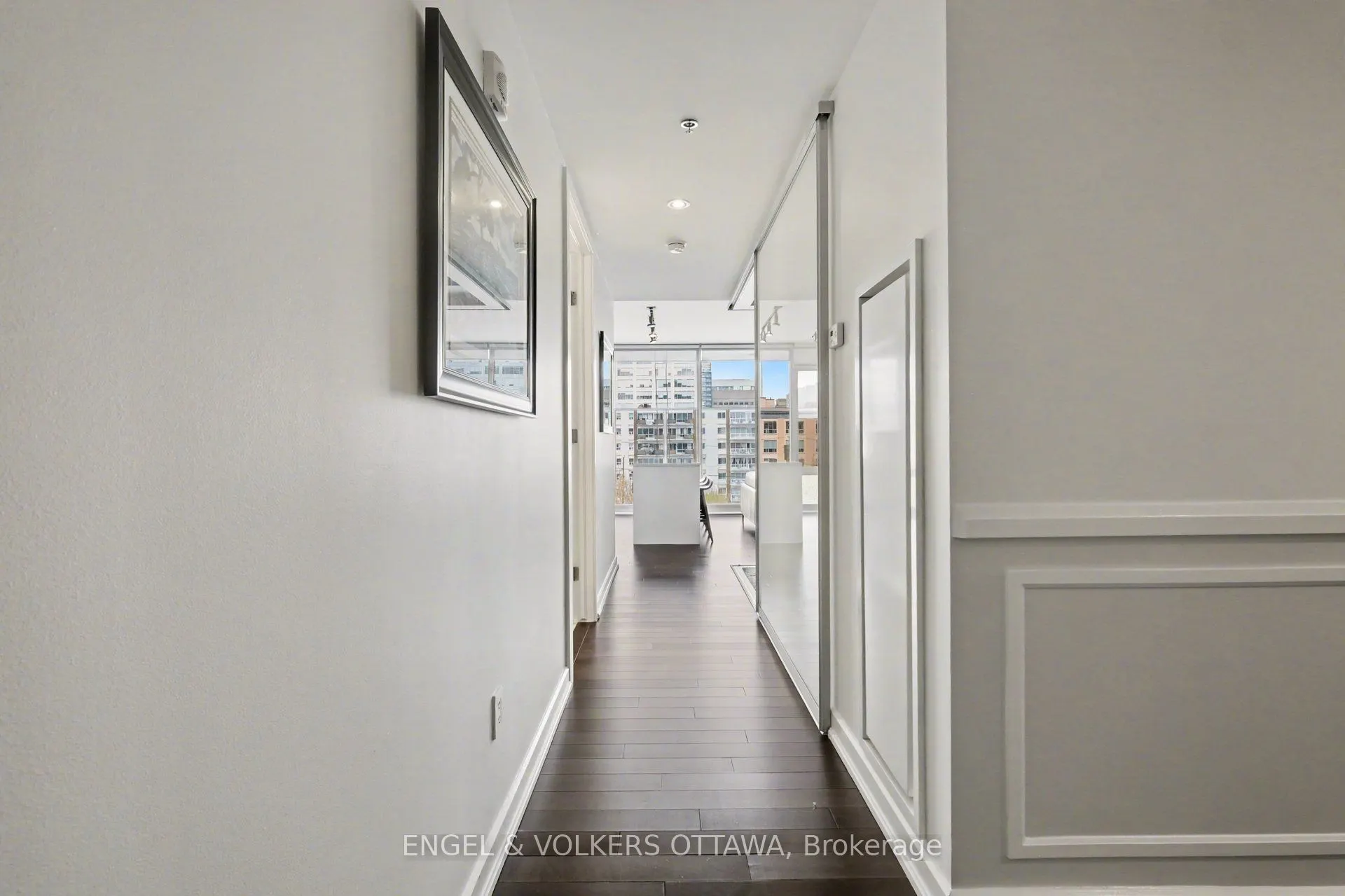 300 Lisgar Street #513