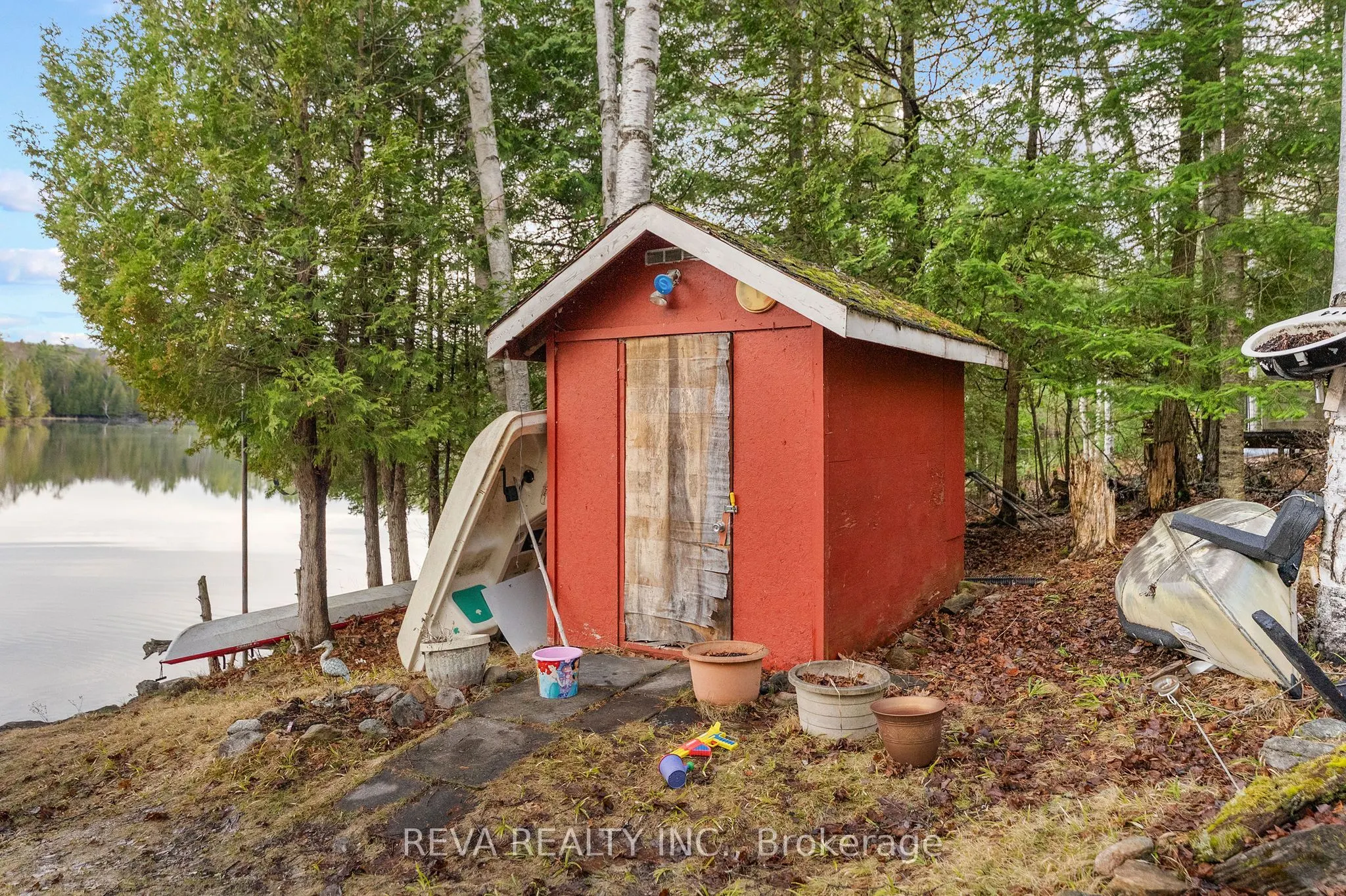 115 West Mullet Lake Drive