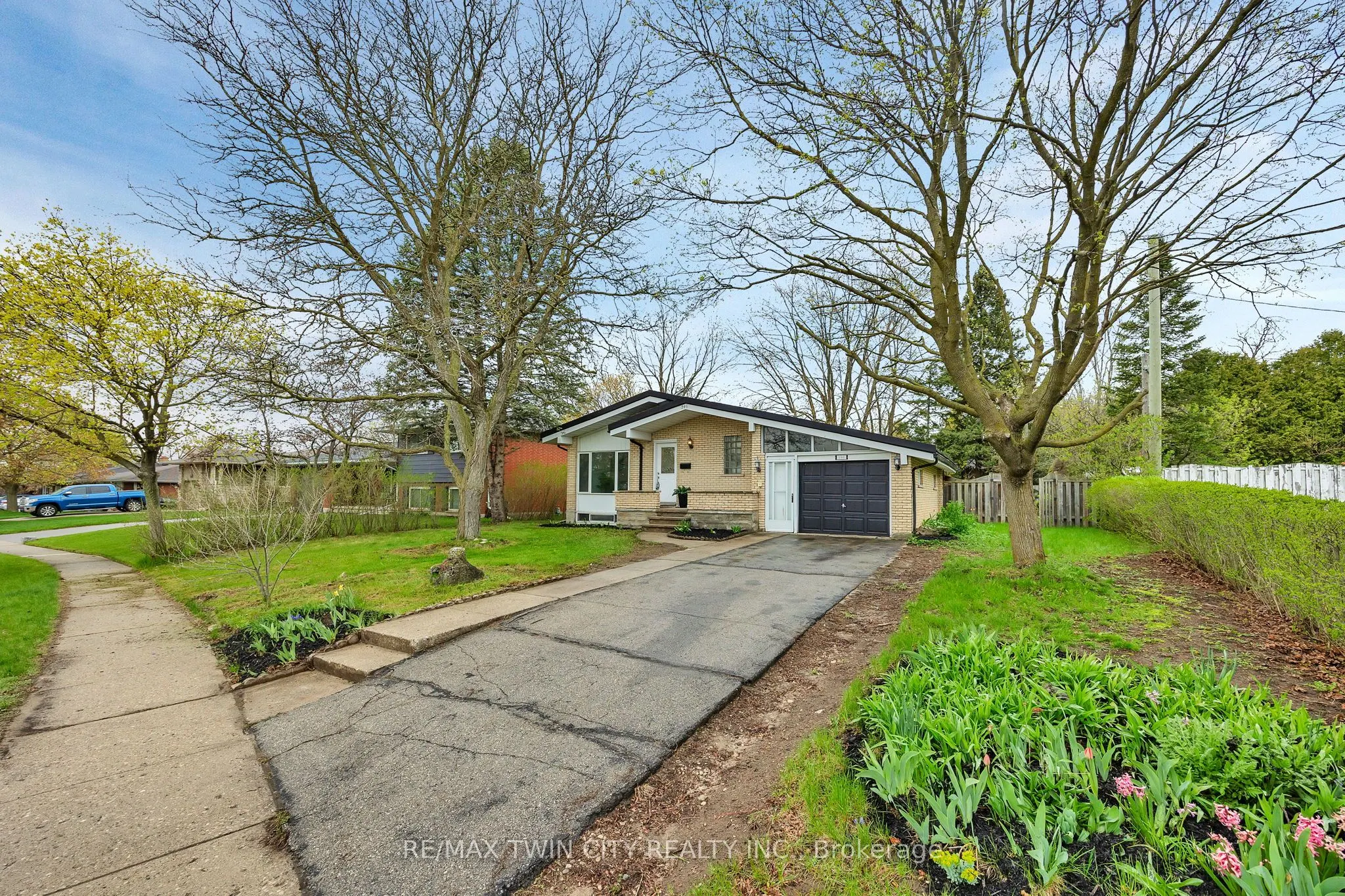 246 Hillcrest Road