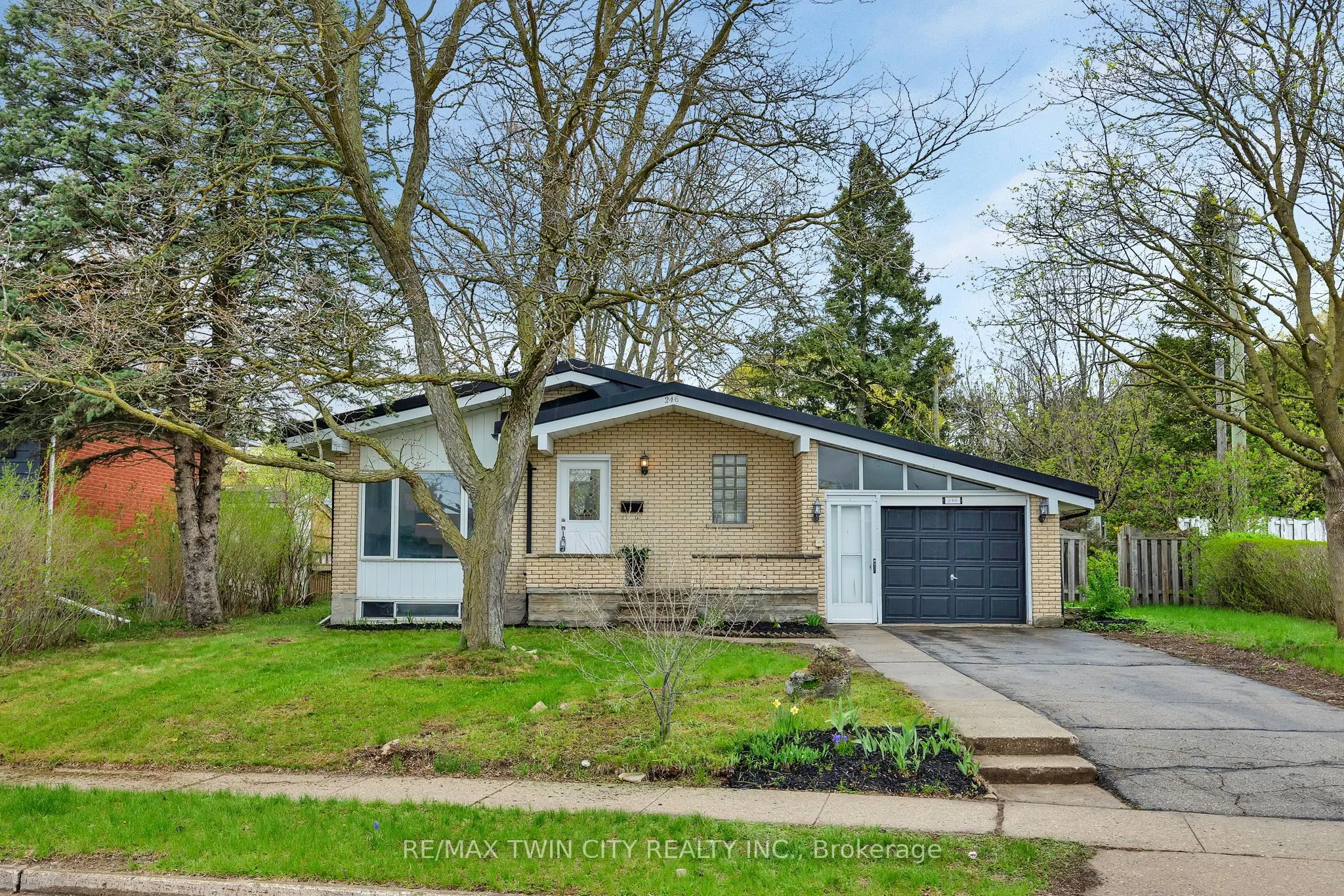 246 Hillcrest Road