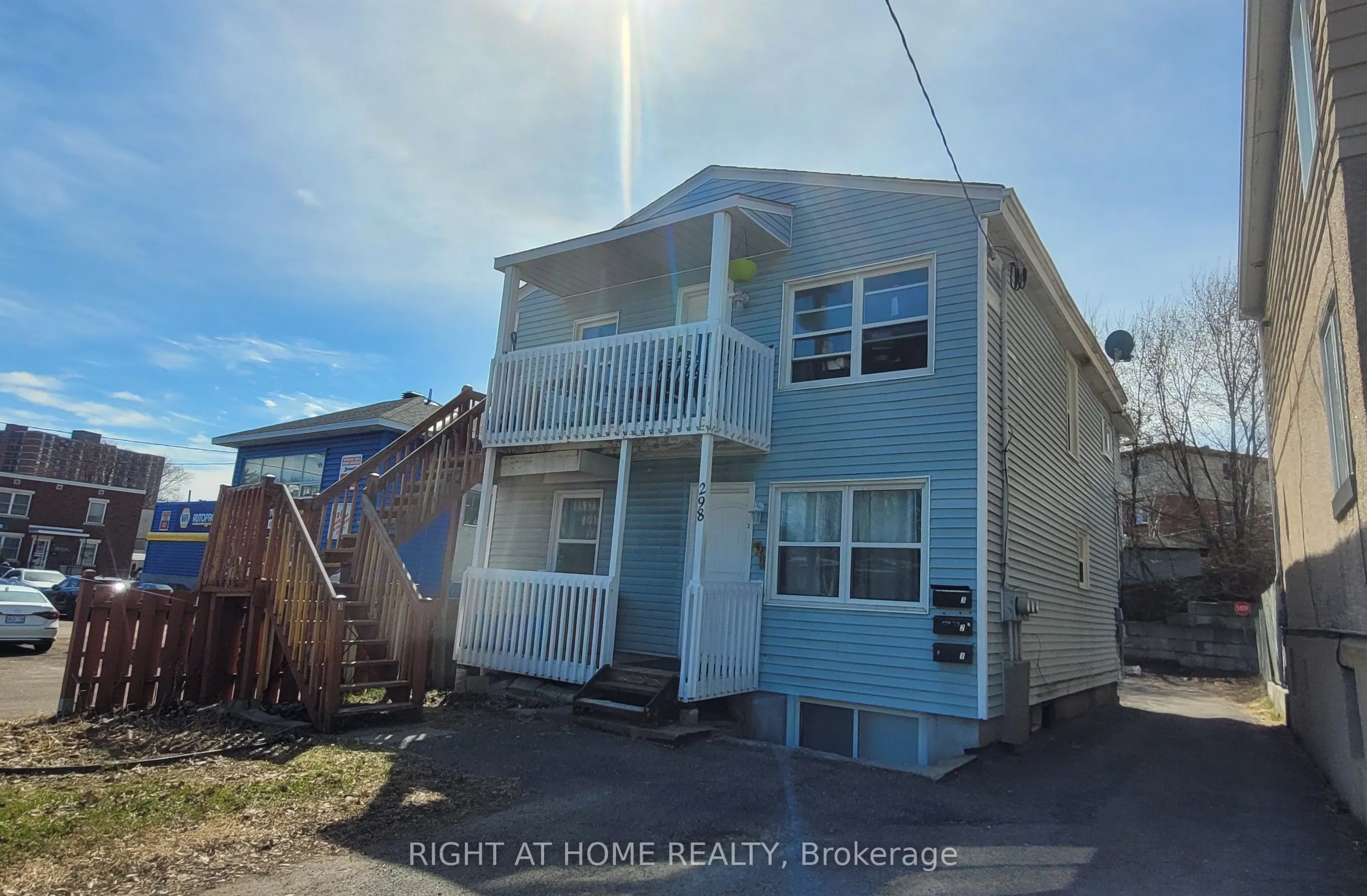 298 Montfort Street