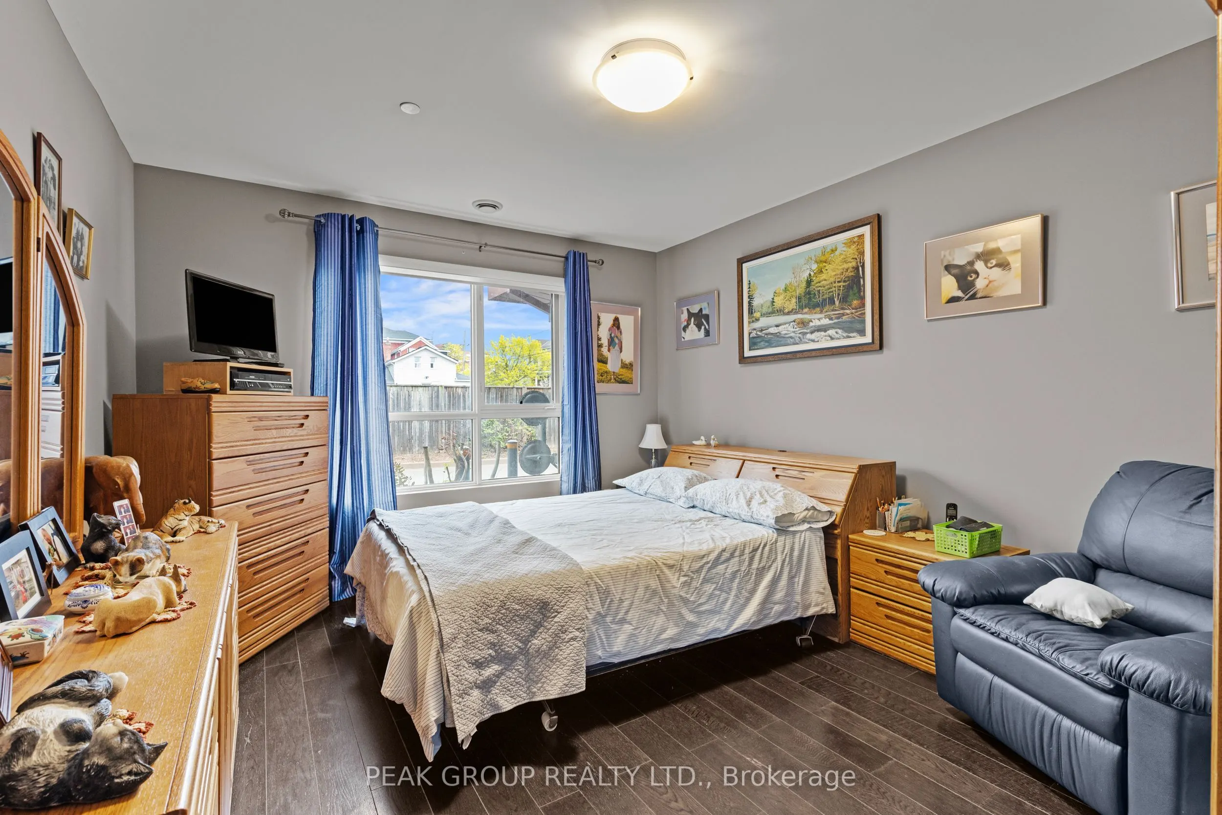 26 Wellington Street #106