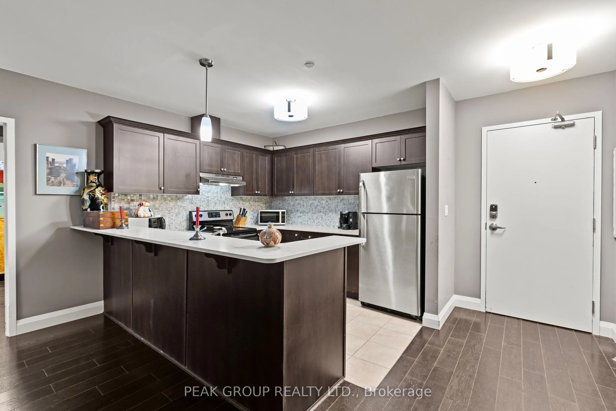 26 Wellington Street #106