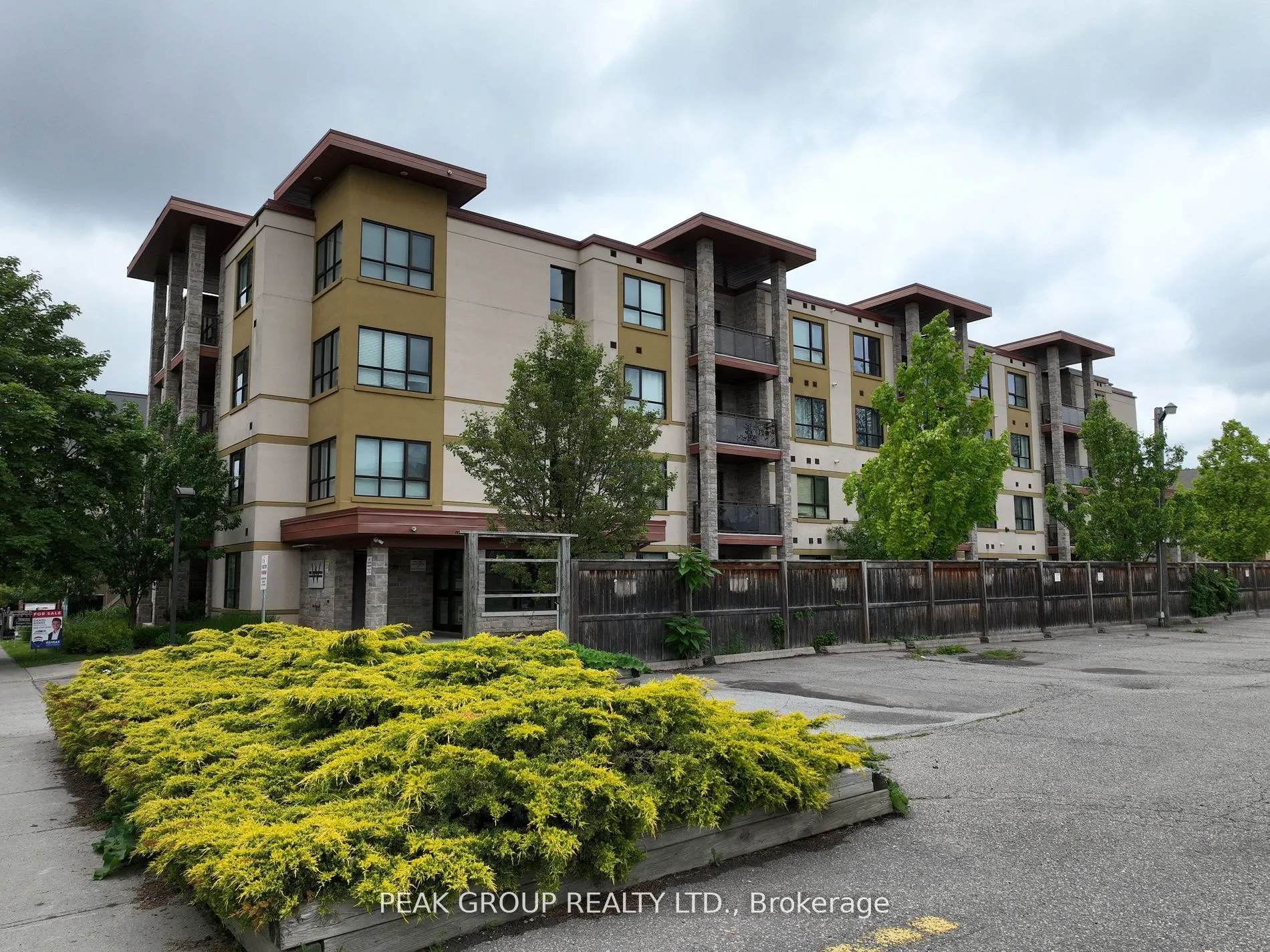 26 Wellington Street #106