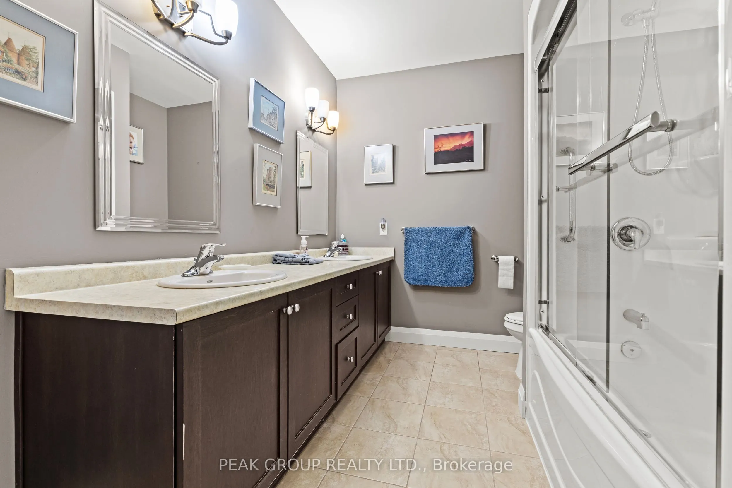 26 Wellington Street #106