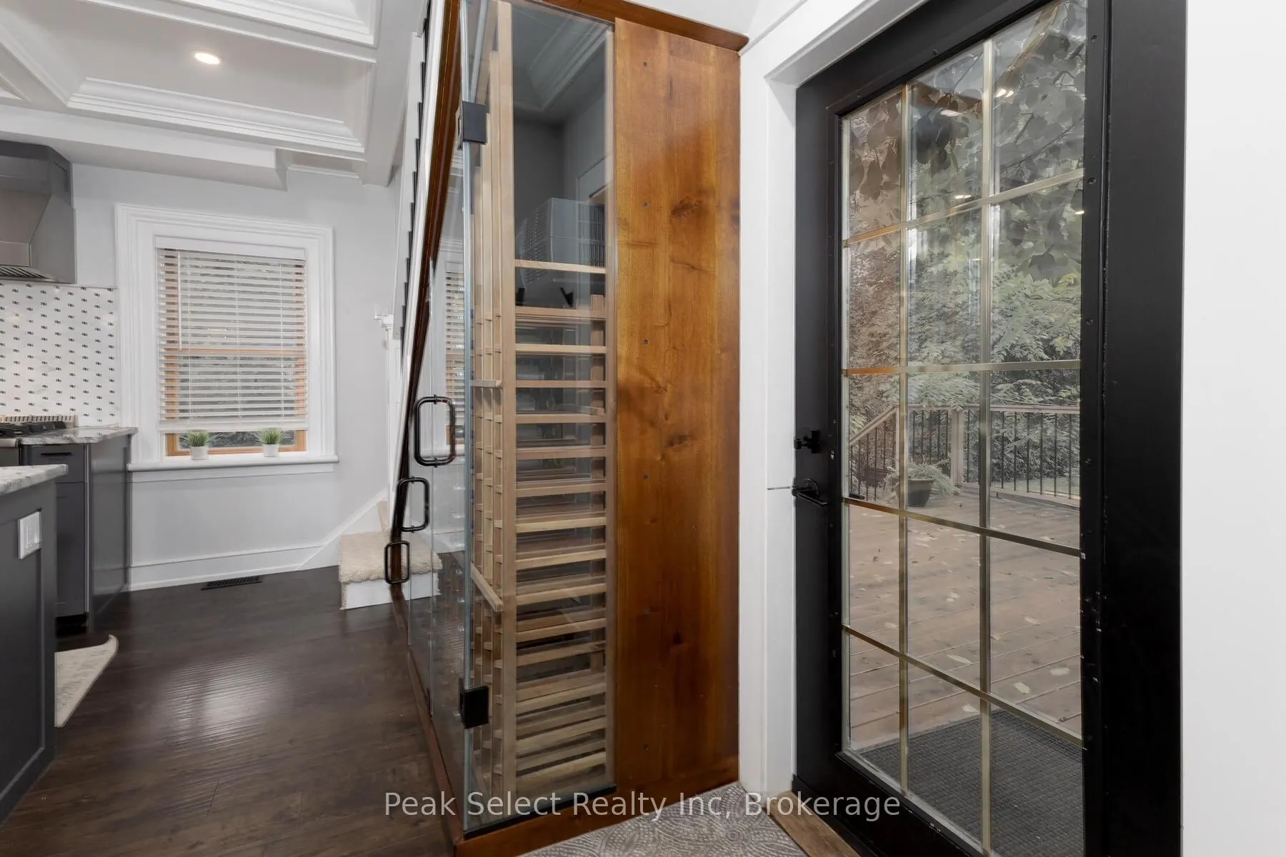 382 Queen Street E