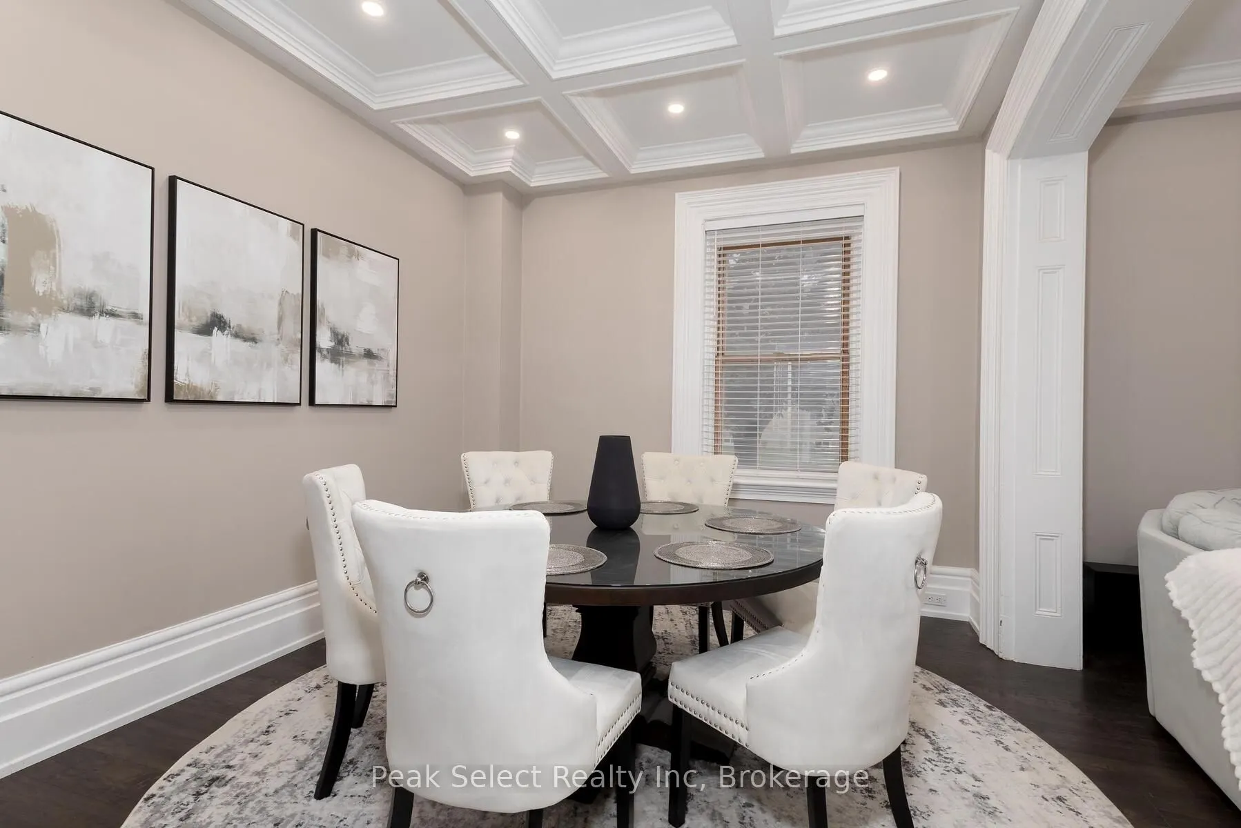382 Queen Street E