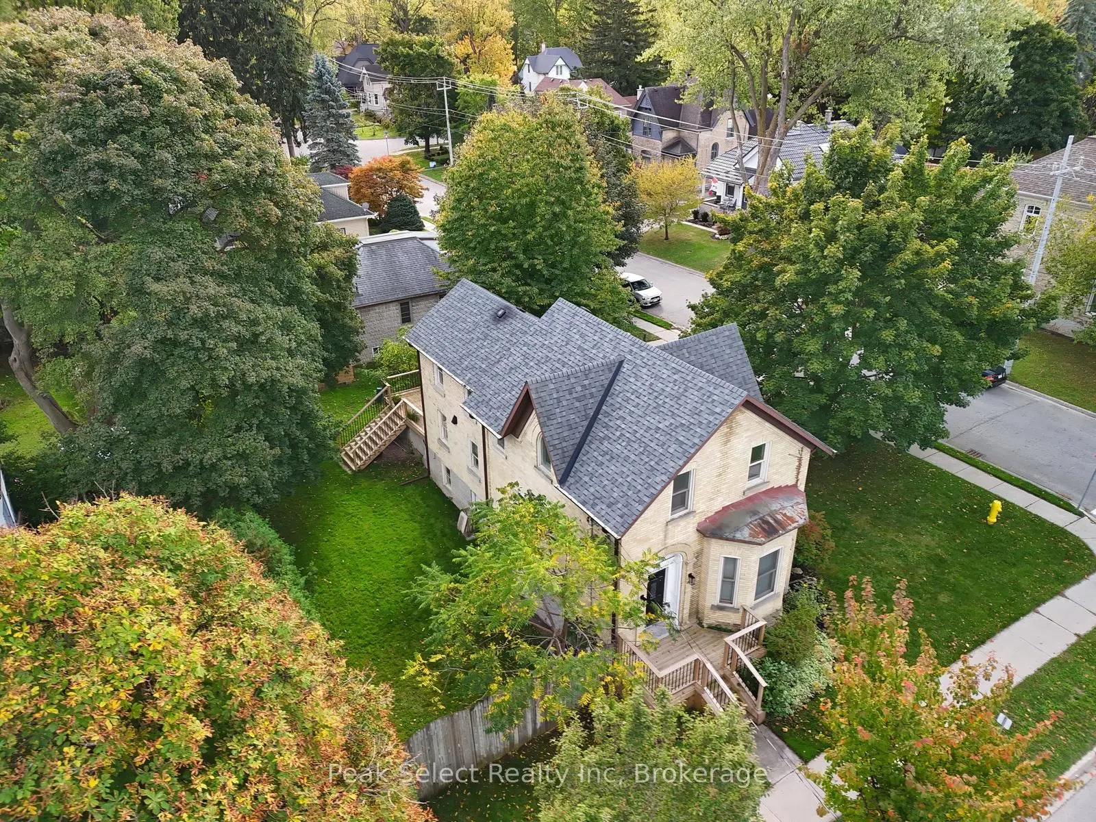 382 Queen Street E
