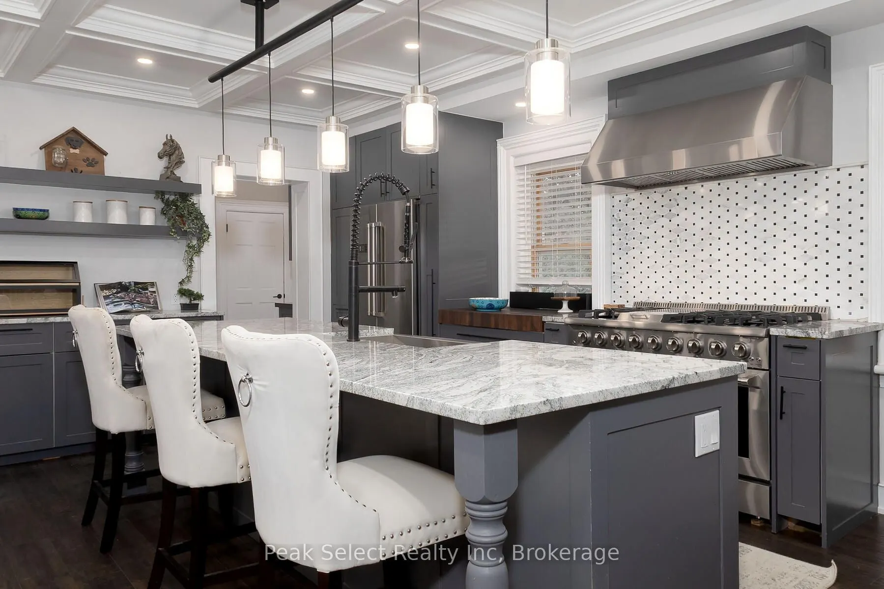 382 Queen Street E