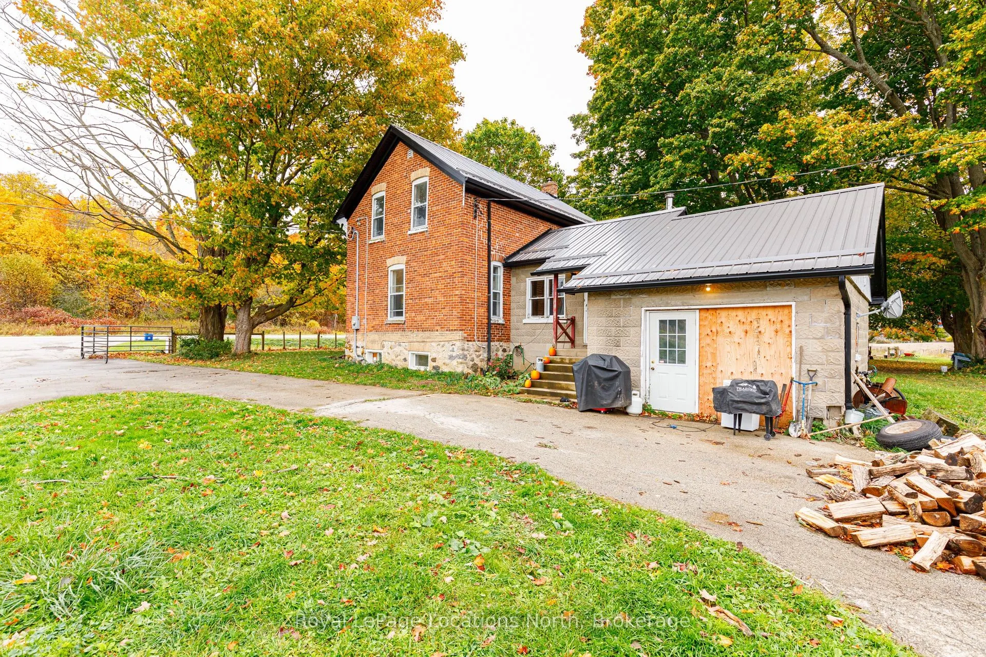 137662 Grey Road 12