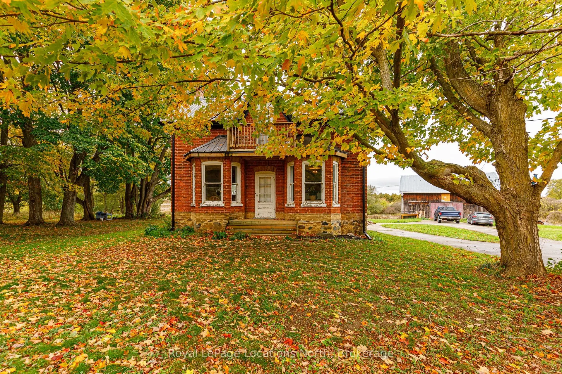 137662 Grey Rd 12 Road