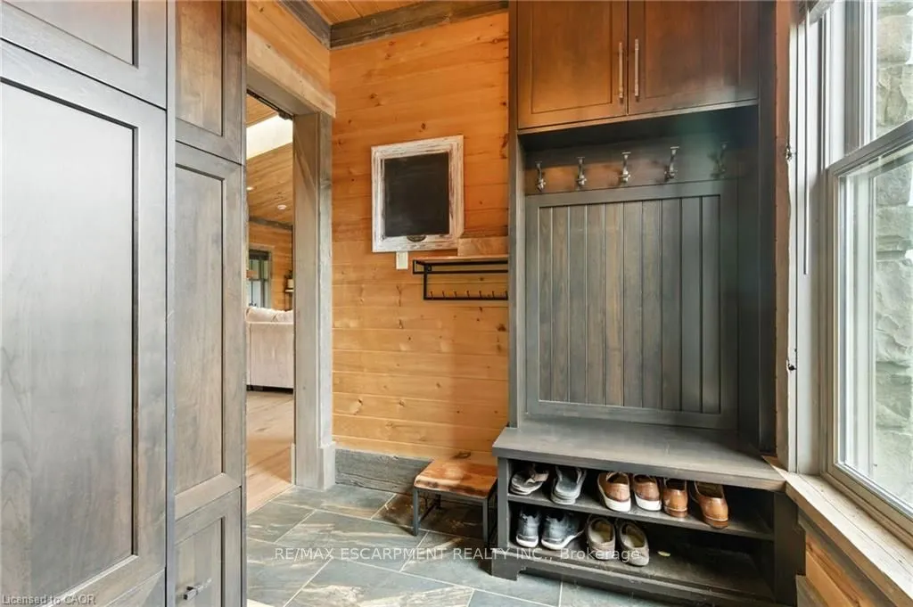 437 6th Concession Road E