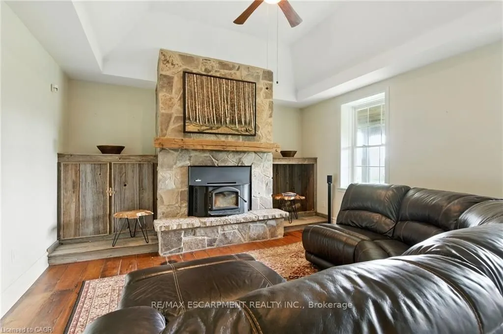 437 6th Concession Road E