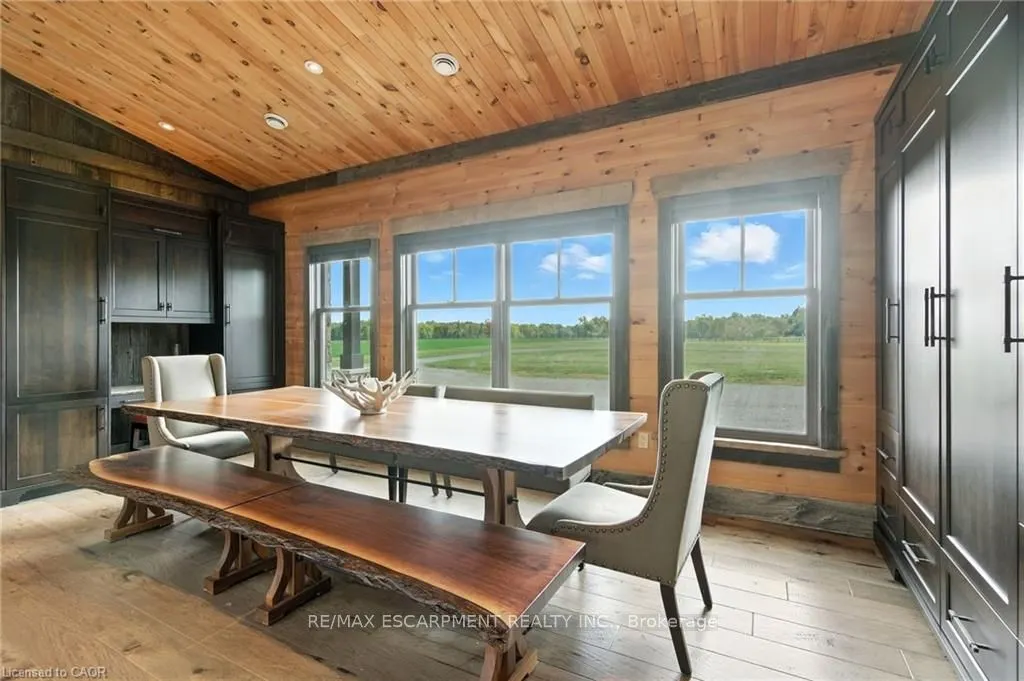 437 6th Concession Road E