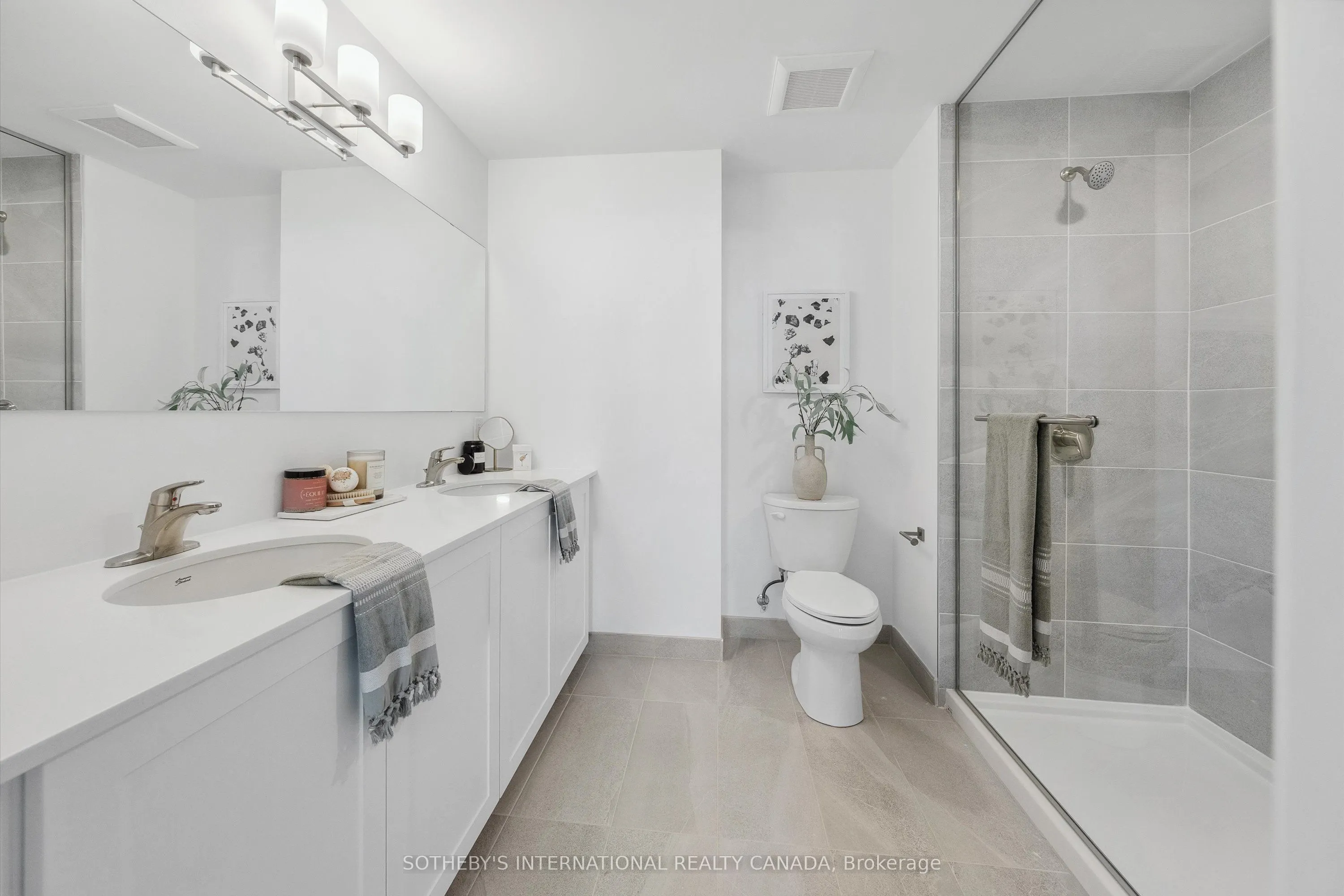 19B West Street N #208