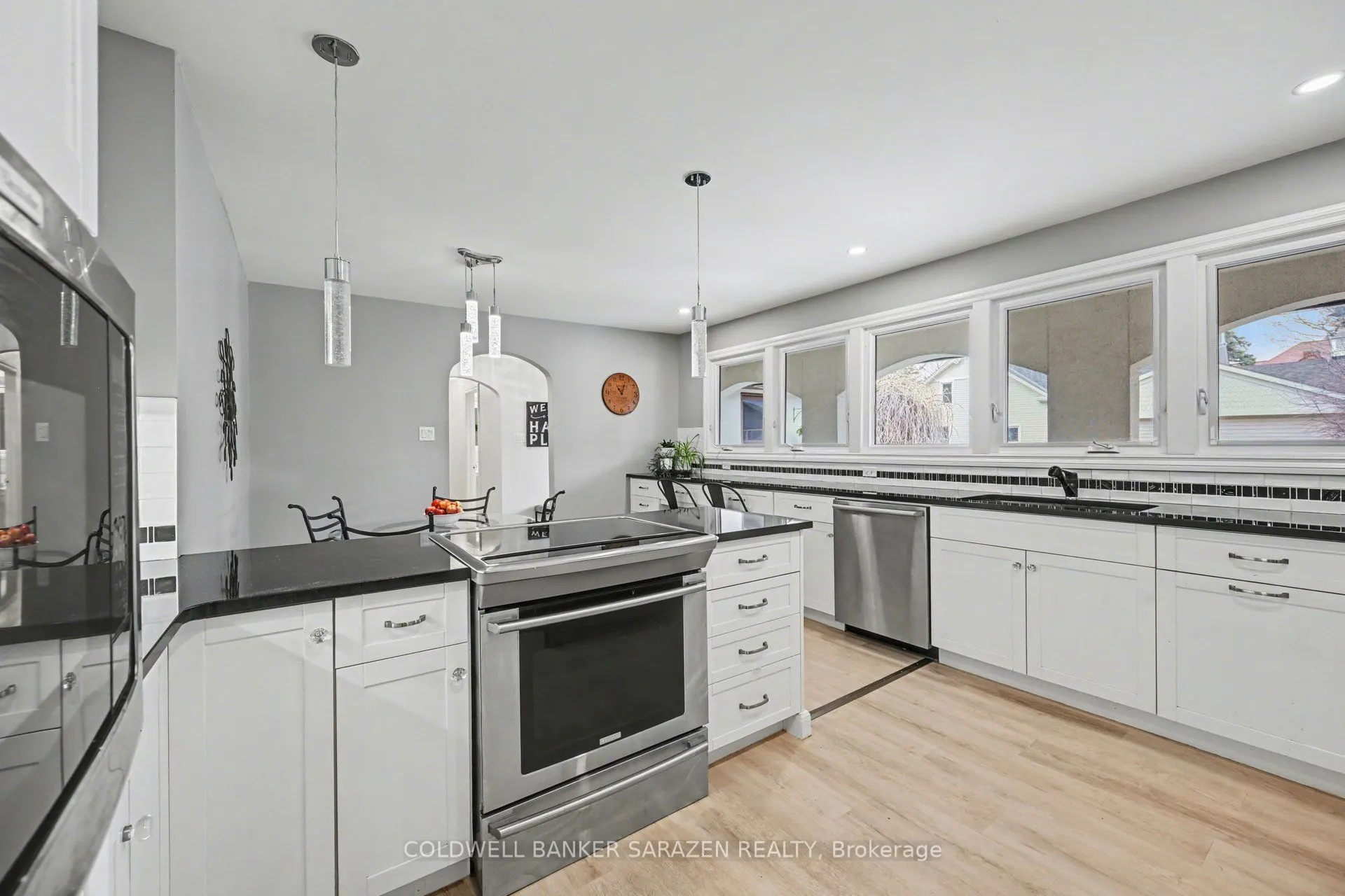 31 Daniel Street S